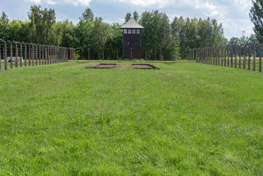 Polonia 087 - Auschwitz ll-Birkenau.jpg